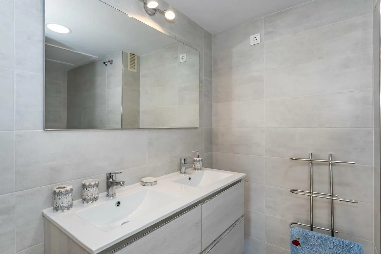Magnifico apartamento con vistas en Puerto Marina Benalmádena 0*,